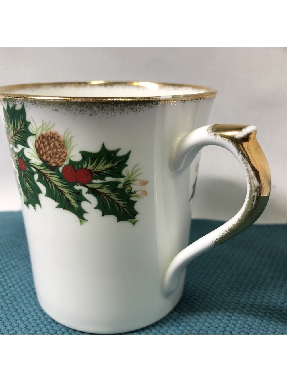 Queens Rosina Yuletide Christmas Mug Gold Trim Handle Made in England